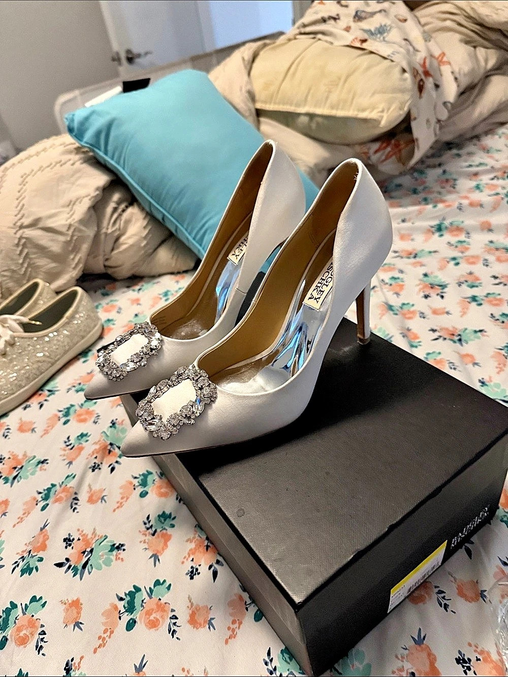 Badgley Mischka Cher Satin Jewel Brooch Ornamented Stiletto Pumps Stiletto Pumps